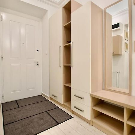 Standard Apartment By Hi5- Podmaniczky Street บูดาเปสต์ ภายนอก รูปภาพ