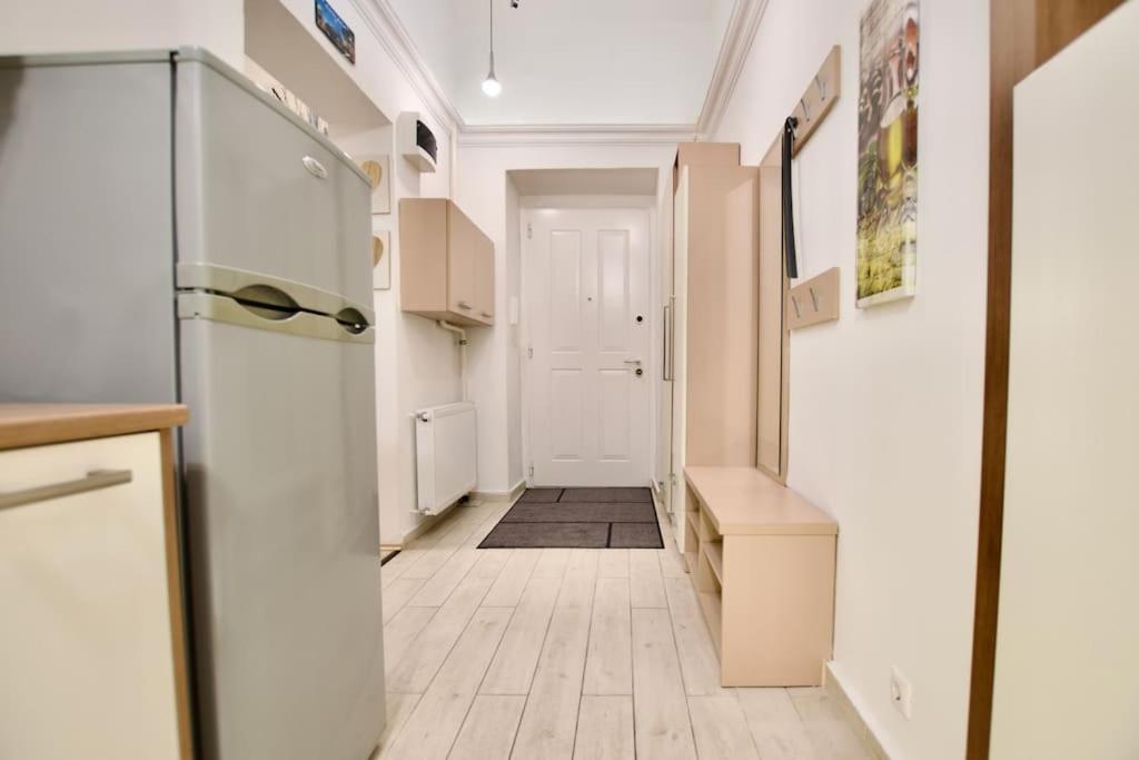 Standard Apartment By Hi5- Podmaniczky Street บูดาเปสต์ ภายนอก รูปภาพ