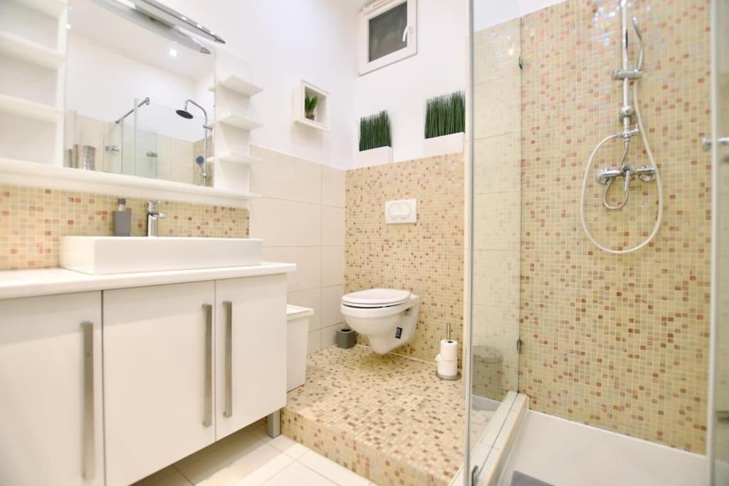 Standard Apartment By Hi5- Podmaniczky Street บูดาเปสต์ ภายนอก รูปภาพ